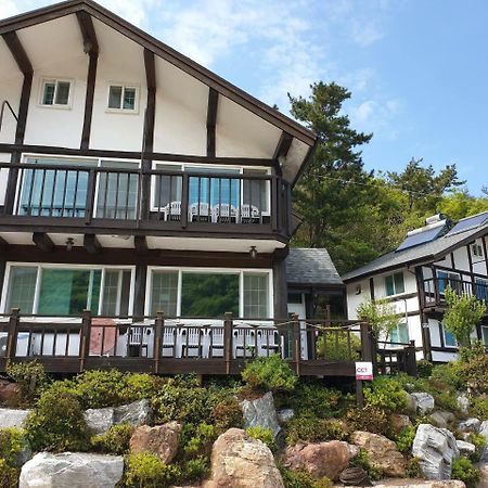 Tongyeong Yehyang Pension Exteriér fotografie